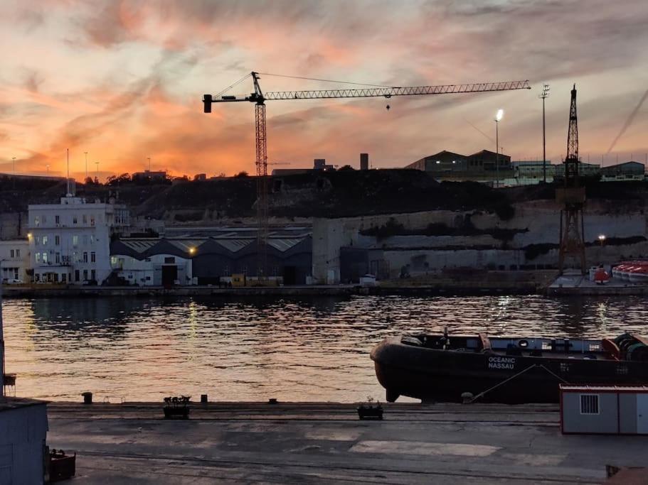 Crew 2 Savynomad Harbour Residences Wow Views Cospicua Экстерьер фото